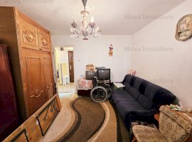 Vanzare apartament 3 camere, decomandat, zona Marasesti