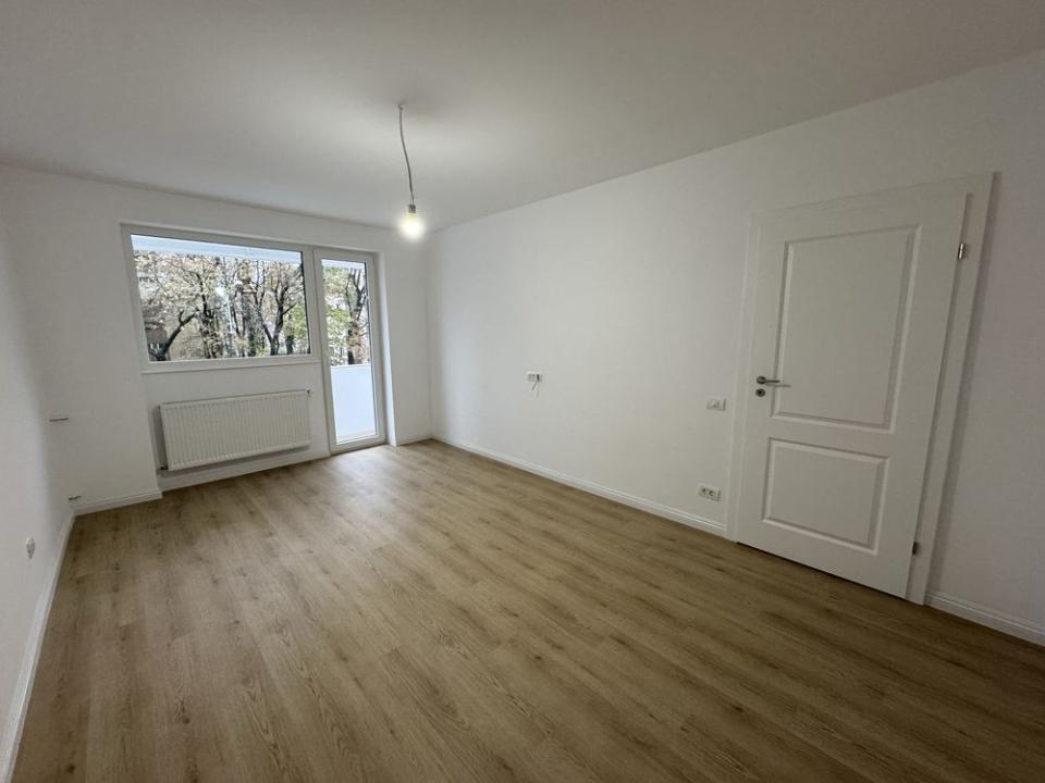 Apartament 3 camere de vanzare Drumul Taberei, metrou Raul Doamnei