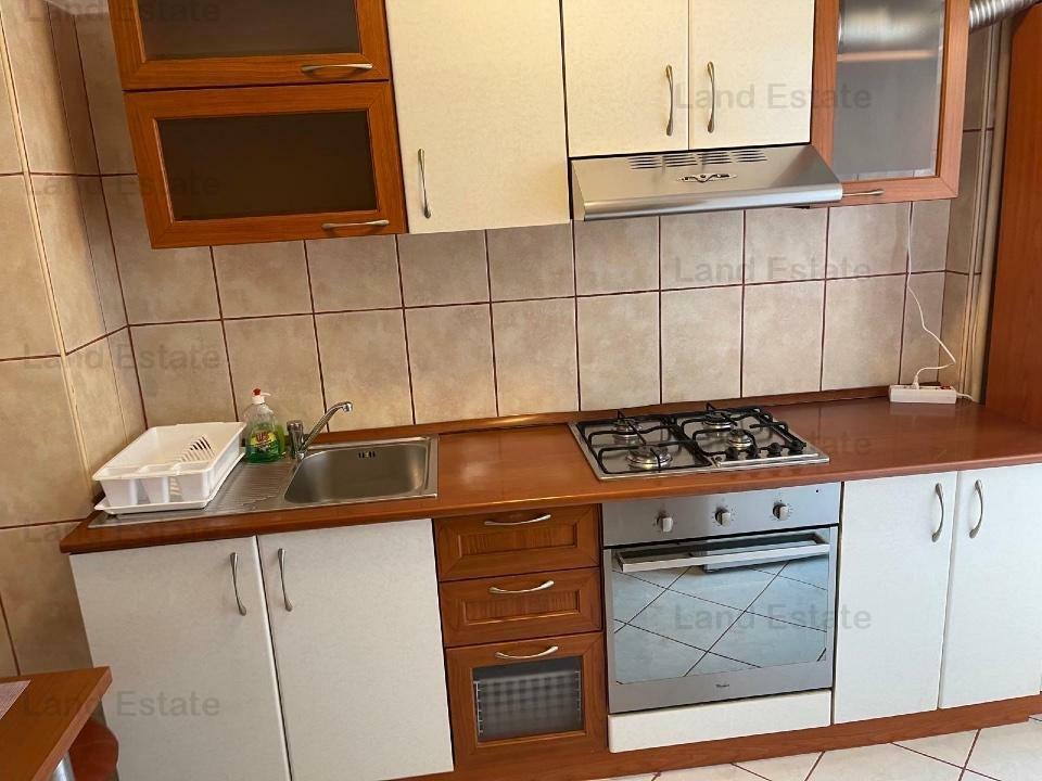 Apartament cu 3 camere Piata Alba Iulia