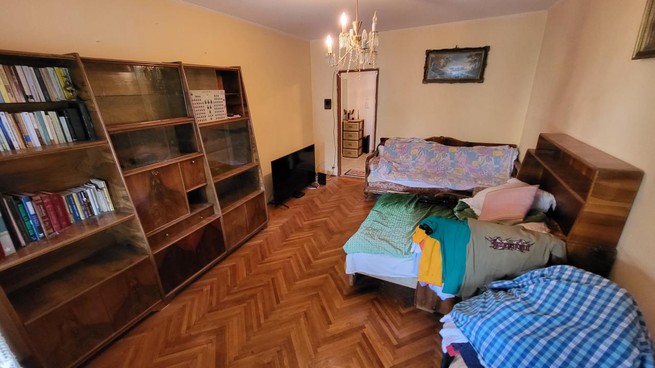 https://allimob.ro/ro/vanzare-apartments-2-camere/ploiesti/apartament-2-camere-fara-imbunatatiri-zona-bobalna-ploiesti_2227