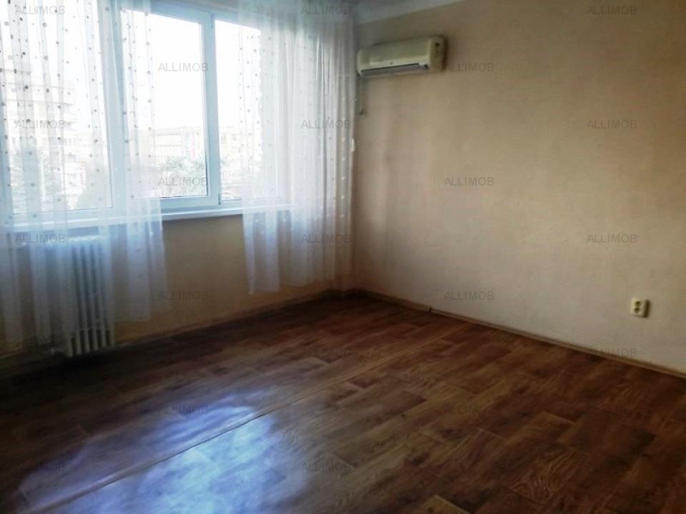 Apartament 3 camere nemobilat in Ploiesti, zona ultracentrala