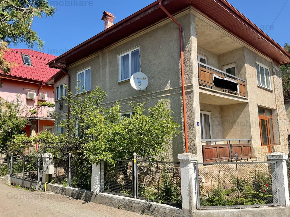 https://www.compasimobiliare.ro/ro/vanzare-houses-villas-5-camere/piatra-neamt/vila-in-zona-exclusivista-piatra-neamt_1449