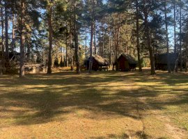 Zona Camping Ștrandul Tineretului Piatra Neamț Teren Unic