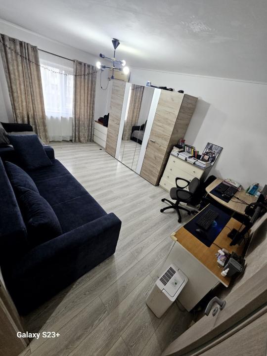 Apartament 3 camere decomandat Zimbru