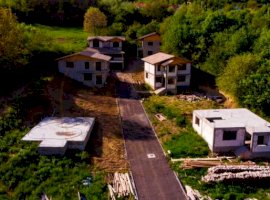 De vanzare PROIECT de 6 case in constructie - Stefanesti - Valea Mare Enculesti