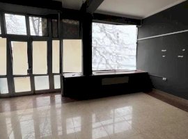 Spatiu comercial 84 mp zona centrala, stare foarte buna 