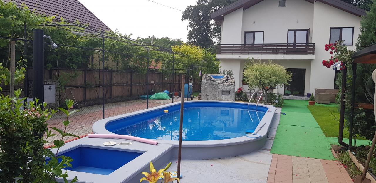 Afumati vila 8 camere , teren 1300 mp , piscina 