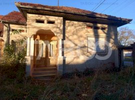 Casa individuala de vanzare 1728 mp curte libera Dejani judetul Brasov