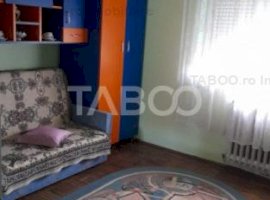 Apartament de vanzare 3 camere mobilate utilate in Blaj judetul Alba