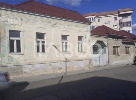 Casa de vanzare zona Tudor Vladimirescu in Fagaras , judetul Brasov.