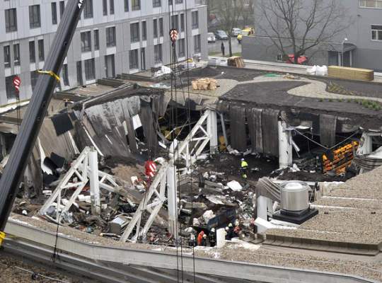 Prabusirea acoperisului unui centru comercial din Letonia s-a soldat cu 48 de morti