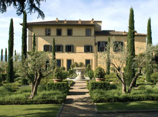  O vila din Toscana detinuta de Sting a fost renovata de mafie