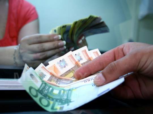 Cursul leu/euro a sărit de 4,63 lei în şedinţa interbancară