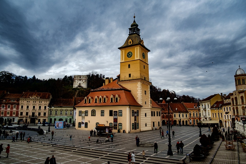 Hotararea Consiliului Local Brasov: toti dezvoltatorii trebuie sa prevada 2 locuri de parcare pentru fiecare apartament nou