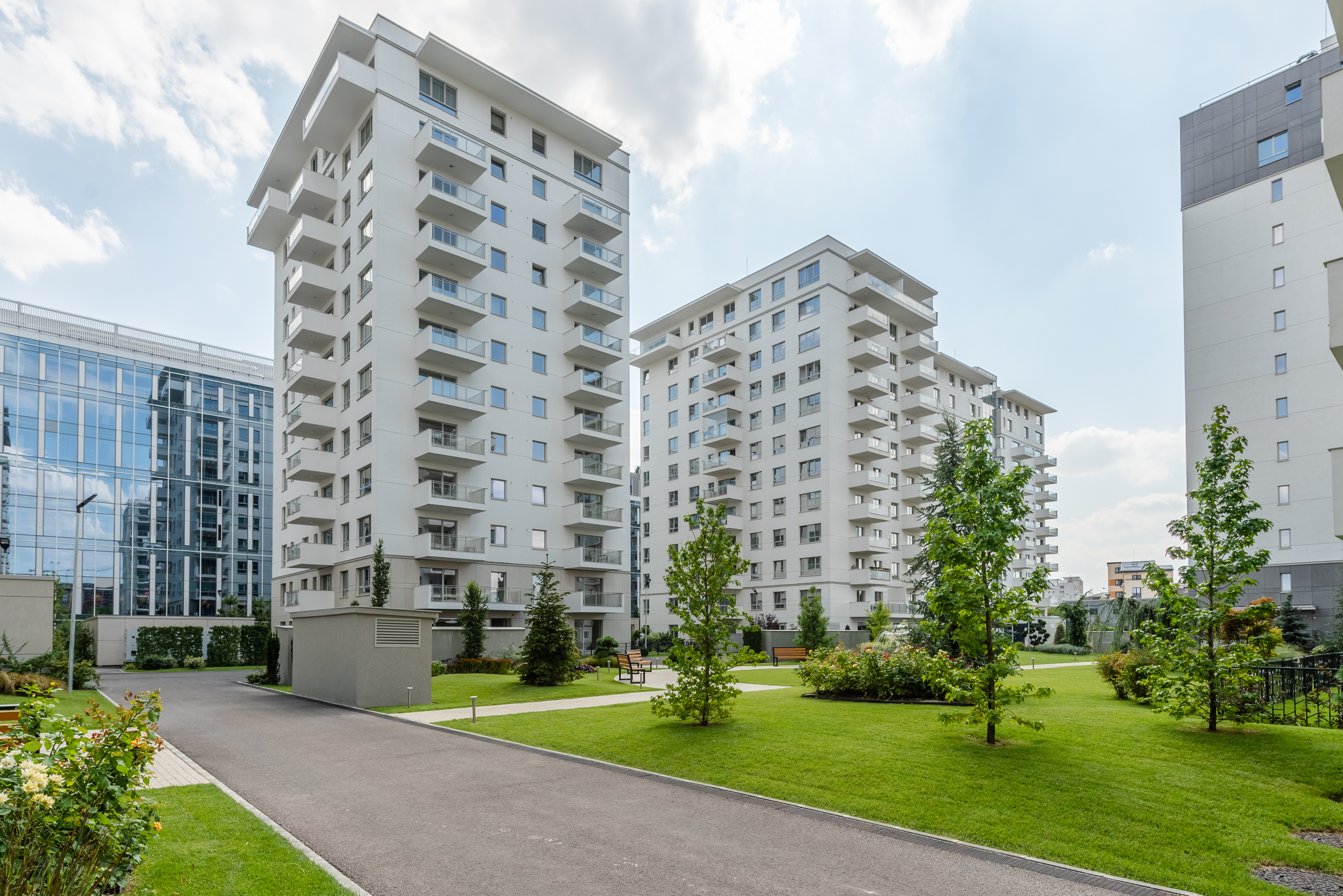 Investiție: pachet de 21 de apartamente achiziționat în ansamblul Luxuria Residence. Tranzacția s-a cifrat la  3,5 milioane euro